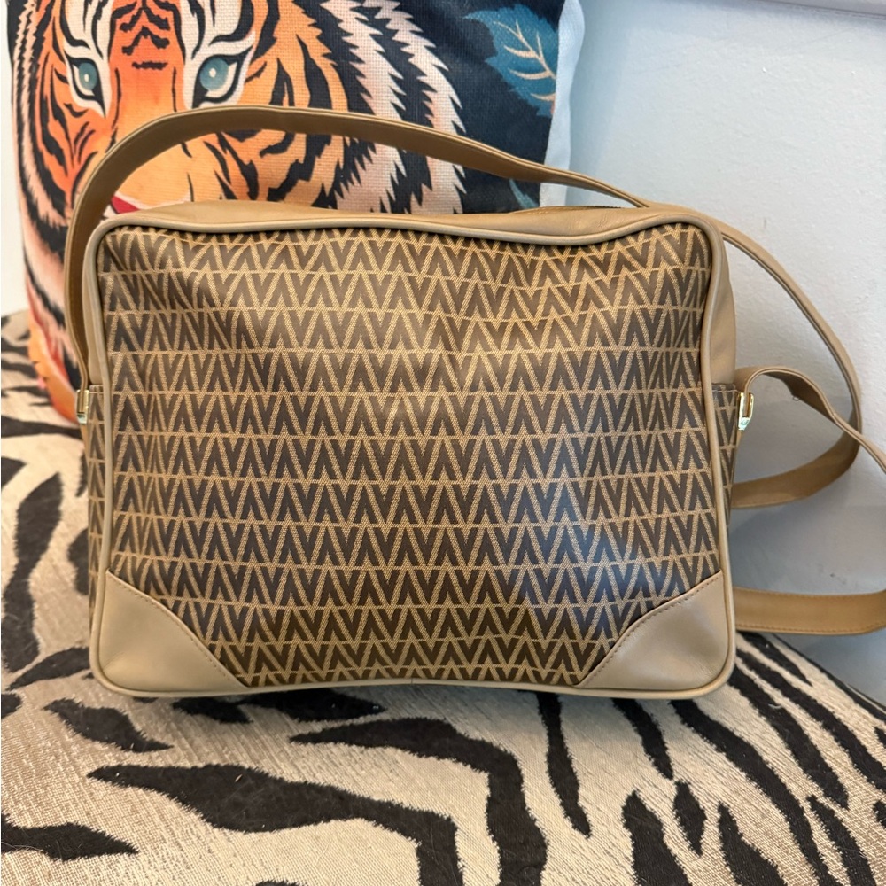 Mario Valentino Brown Crossbody Bag with V-Logo exc cond w dust bag - Picture 2 of 8